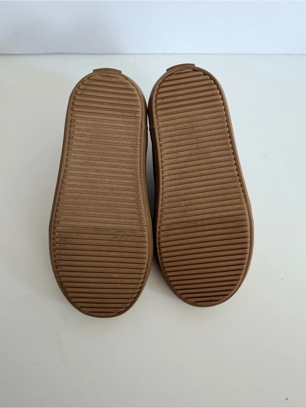 Boys Fall Suede Moccasin-Style Low Top Sneakers in Camel